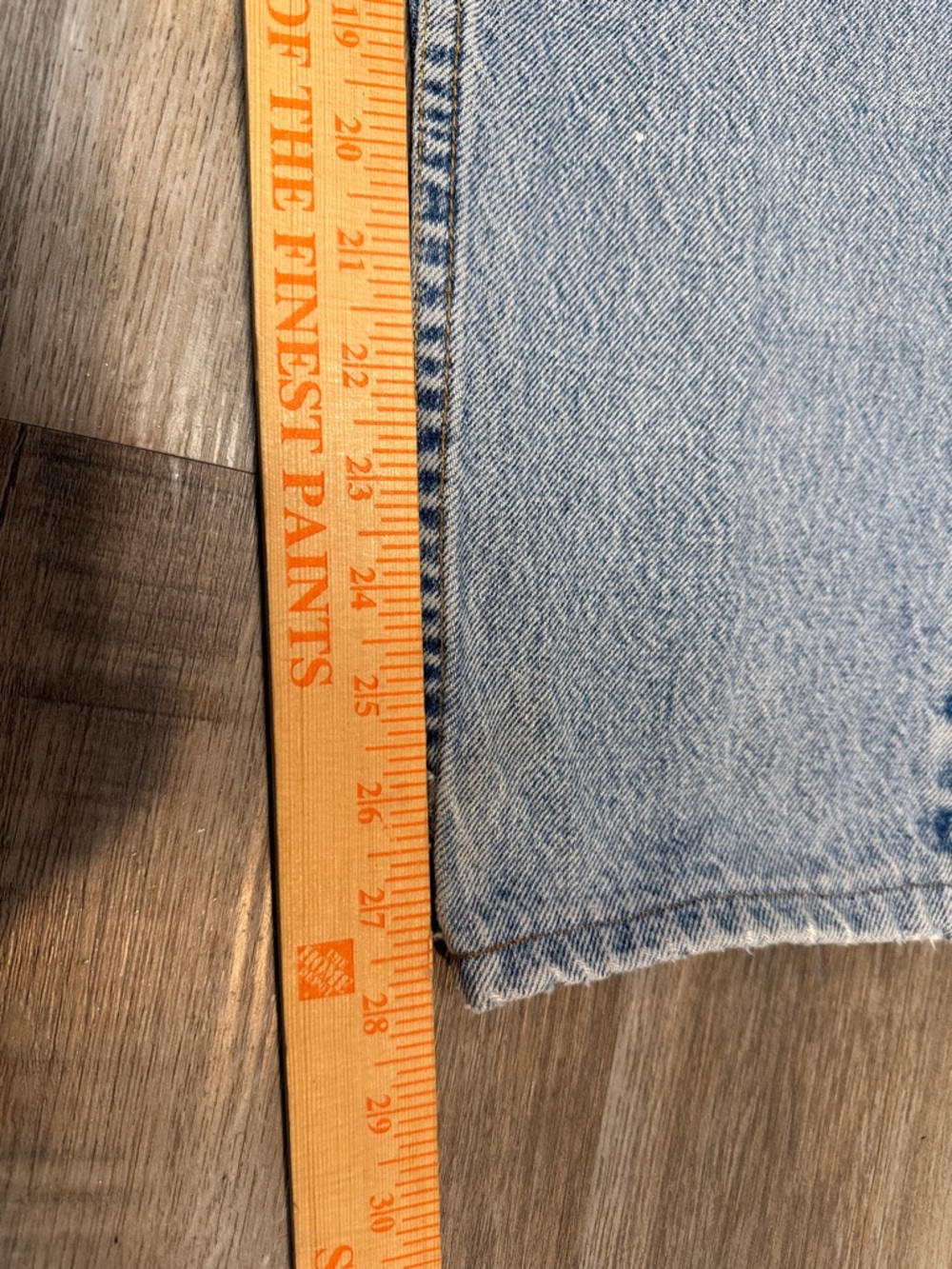 Levi’s 550 Classic Light Wash Men’s Jeans - Casual Straight Fit 32x30 - Picture 3 of 6